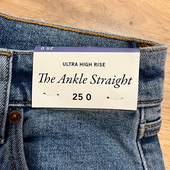 Abercrombie ultra high rise ankle straight jean never worn - Picture 3 of 6